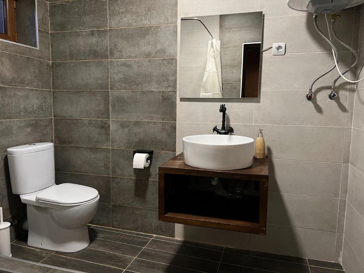 Hotel Eden Местия Экстерьер фото