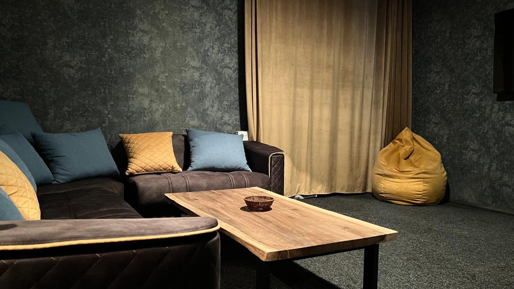Hotel Eden Местия Экстерьер фото