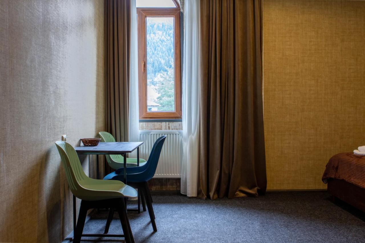 Hotel Eden Местия Экстерьер фото