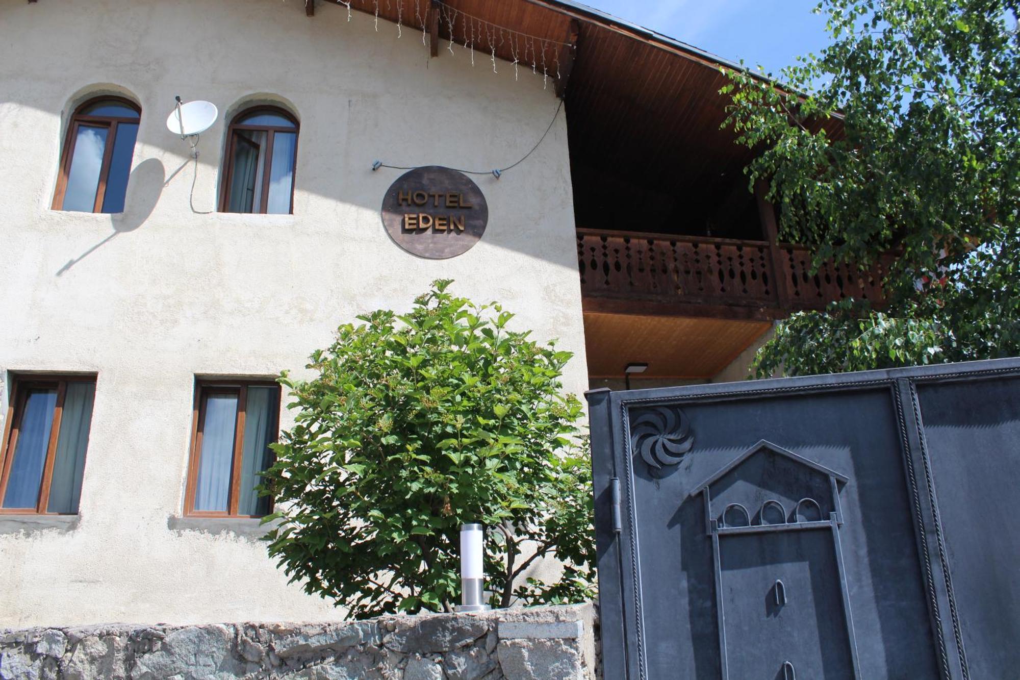Hotel Eden Местия Экстерьер фото