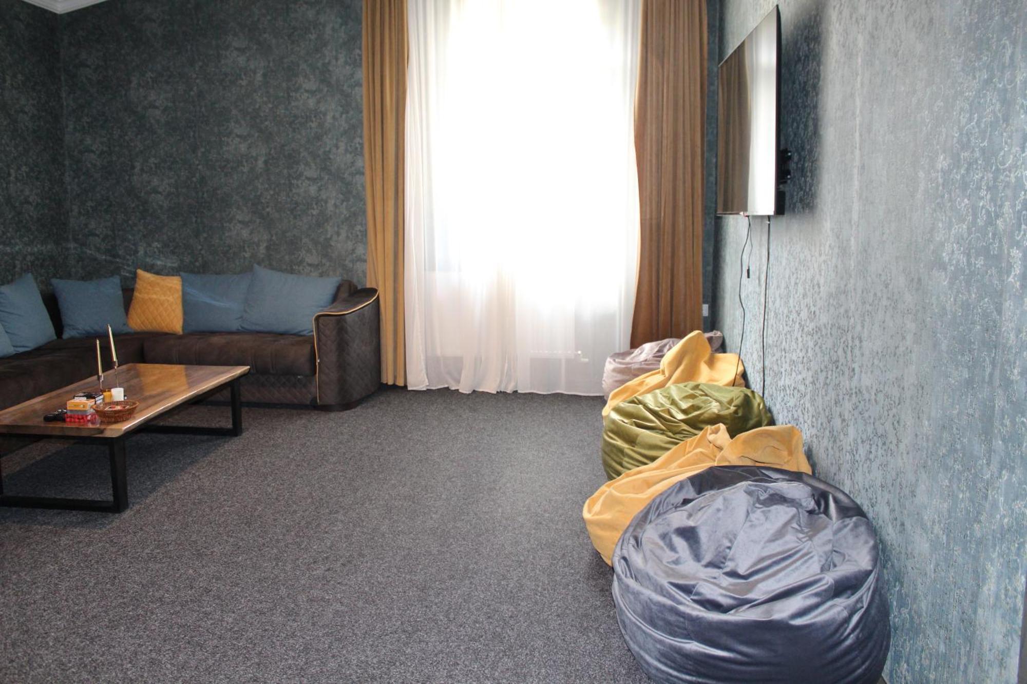 Hotel Eden Местия Экстерьер фото