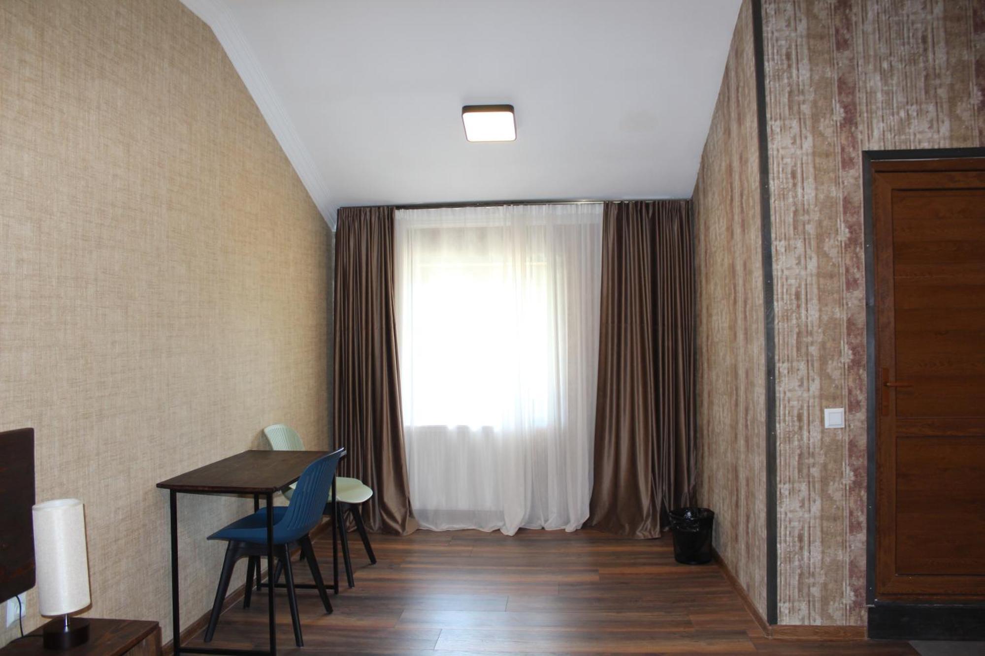 Hotel Eden Местия Экстерьер фото