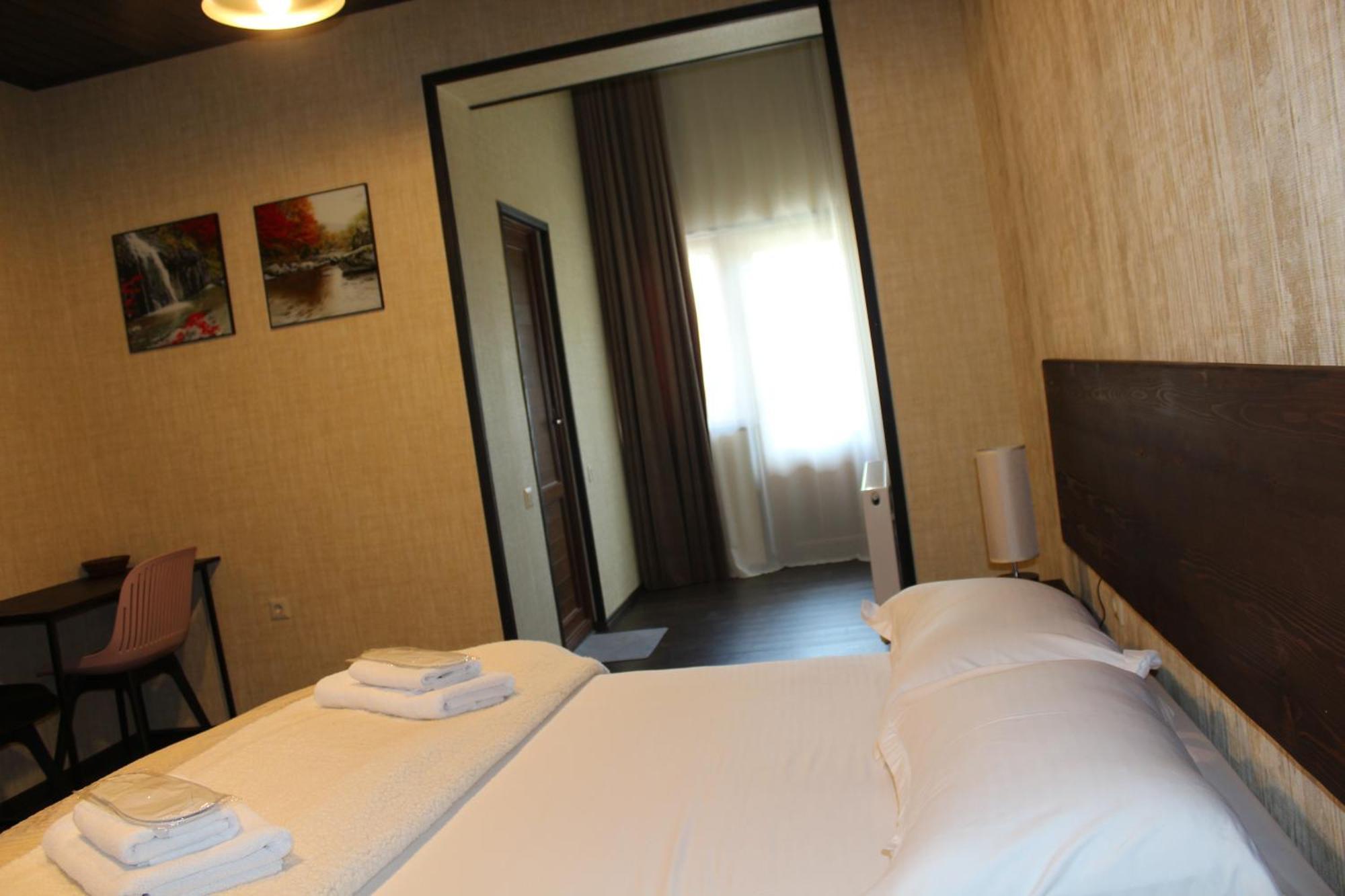 Hotel Eden Местия Экстерьер фото