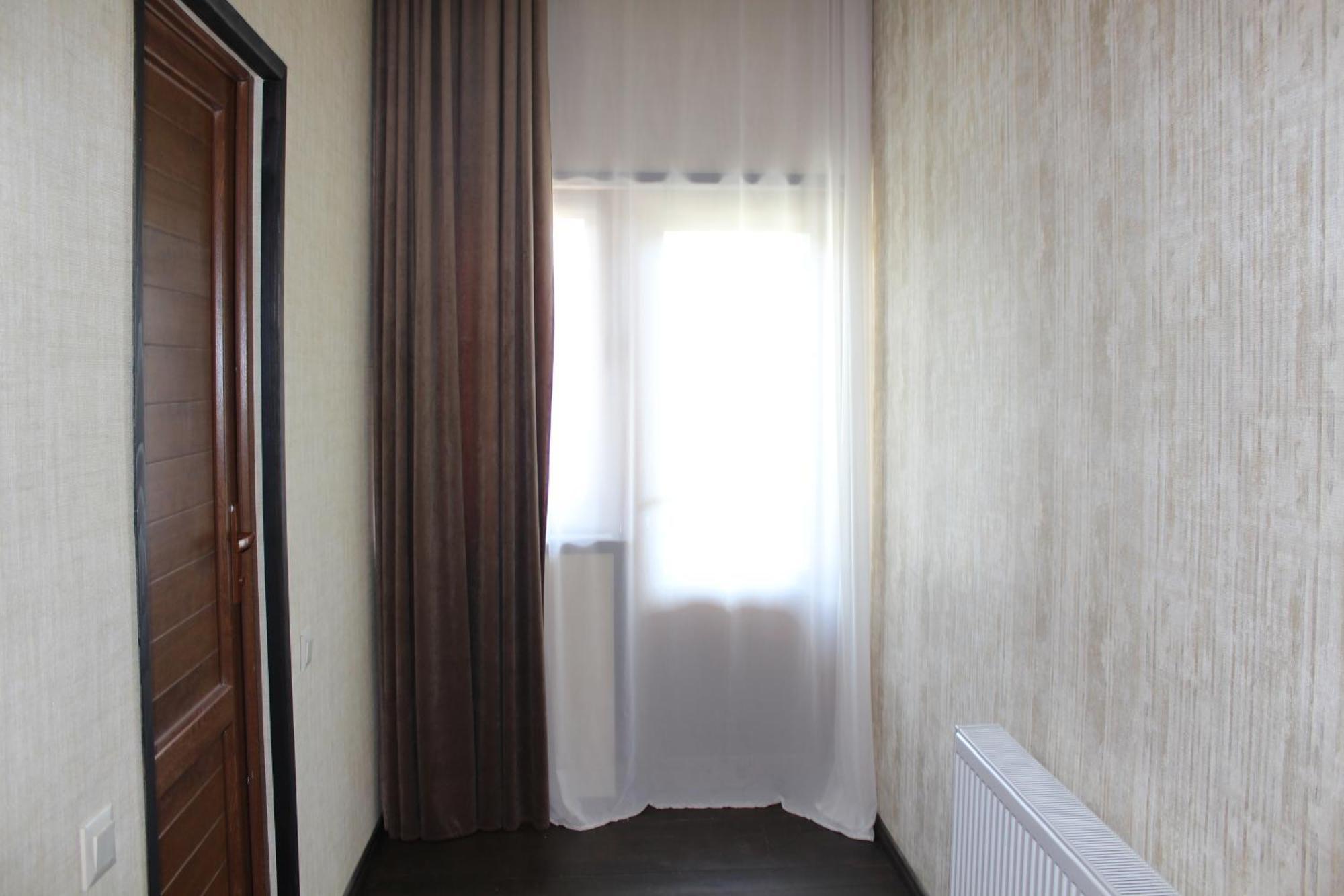 Hotel Eden Местия Экстерьер фото